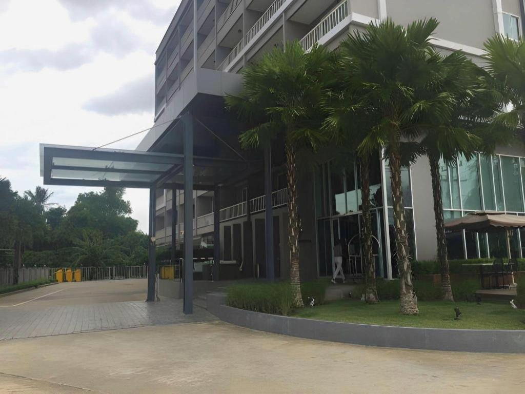 Chaisaeng Villa Sing Buri Exterior foto