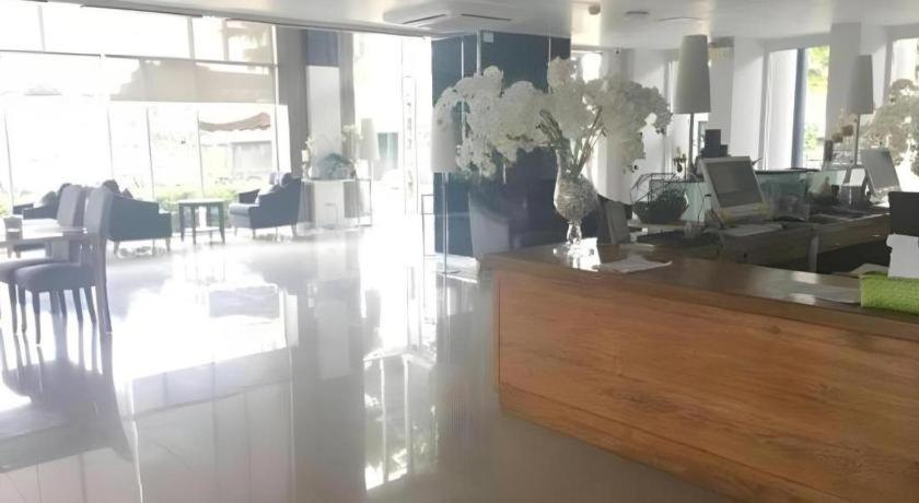 Chaisaeng Villa Sing Buri Exterior foto