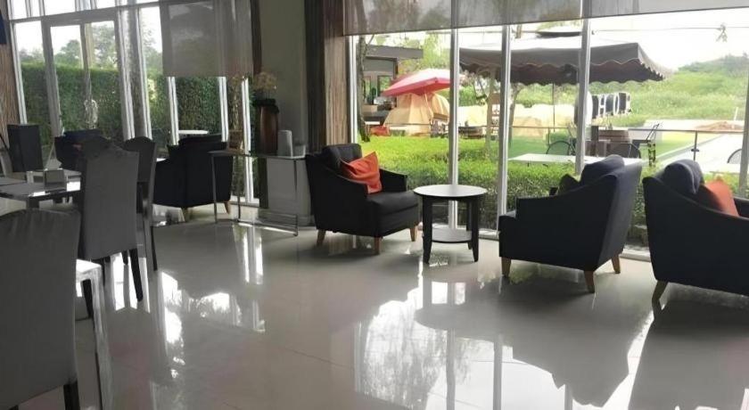 Chaisaeng Villa Sing Buri Exterior foto